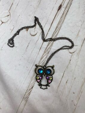 Vintage-Inspired Owl Pendant Necklace with Blue and Multicolor Crystals